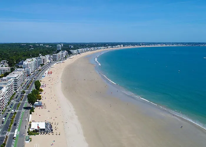 Cocoon Close To The Sea In Apartment